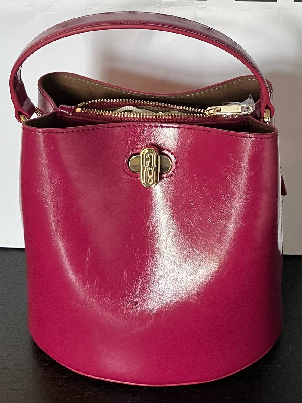 Rare Furla Lacca Patent Leather Mini Bucket Bag NWOT - Picture 2 of 13